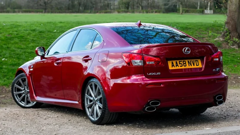 Poleasingowa Alfa Romeo Giulia z gwarancją – pewny wybór na drodze